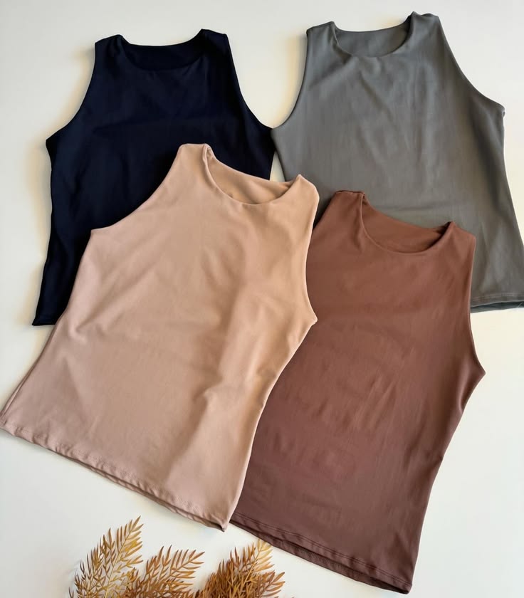 Blusa básica cuello redondo sin mangas 